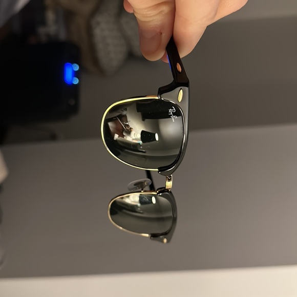 Ray-Ban Sunglasses RB 3016 Clubmaster 145 black on gold - no scratches, like new - Picture 5 of 5